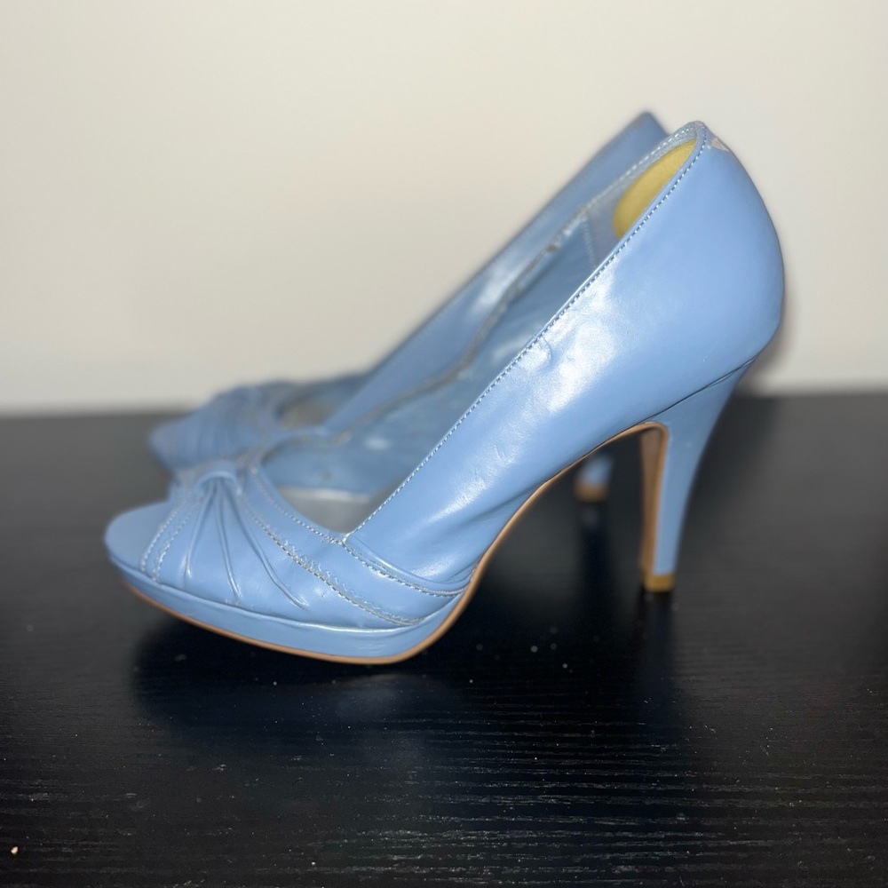 Blue open toe heel pumps